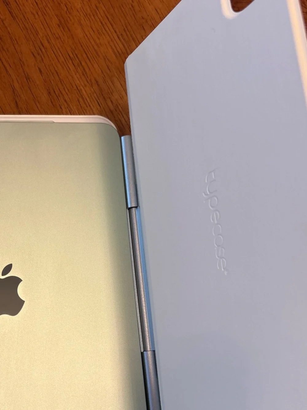 Apple iPad Air 4th Generation with Typecase